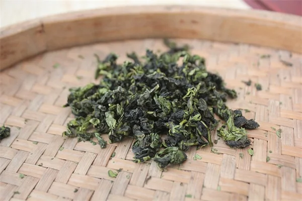 プラスチック収納箱で作る简易温室の作り方とコツ【500円から】